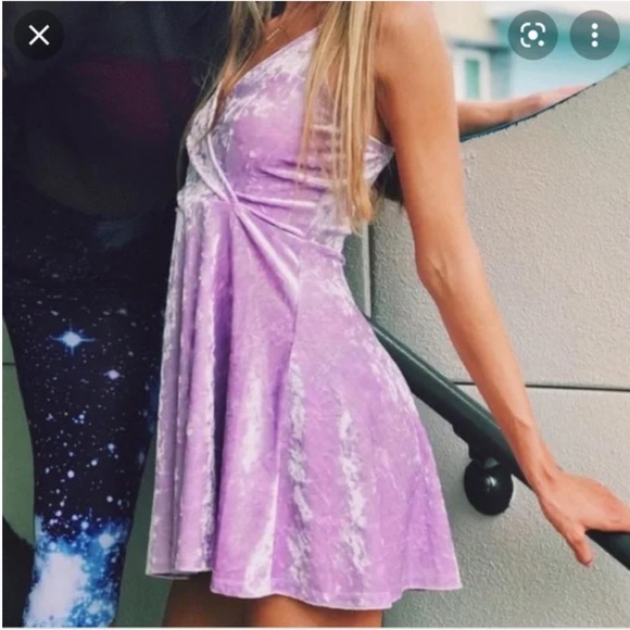Women’s Lavender Crushed Velvet Wrap Dress. Size XS - Picture 4 of 4